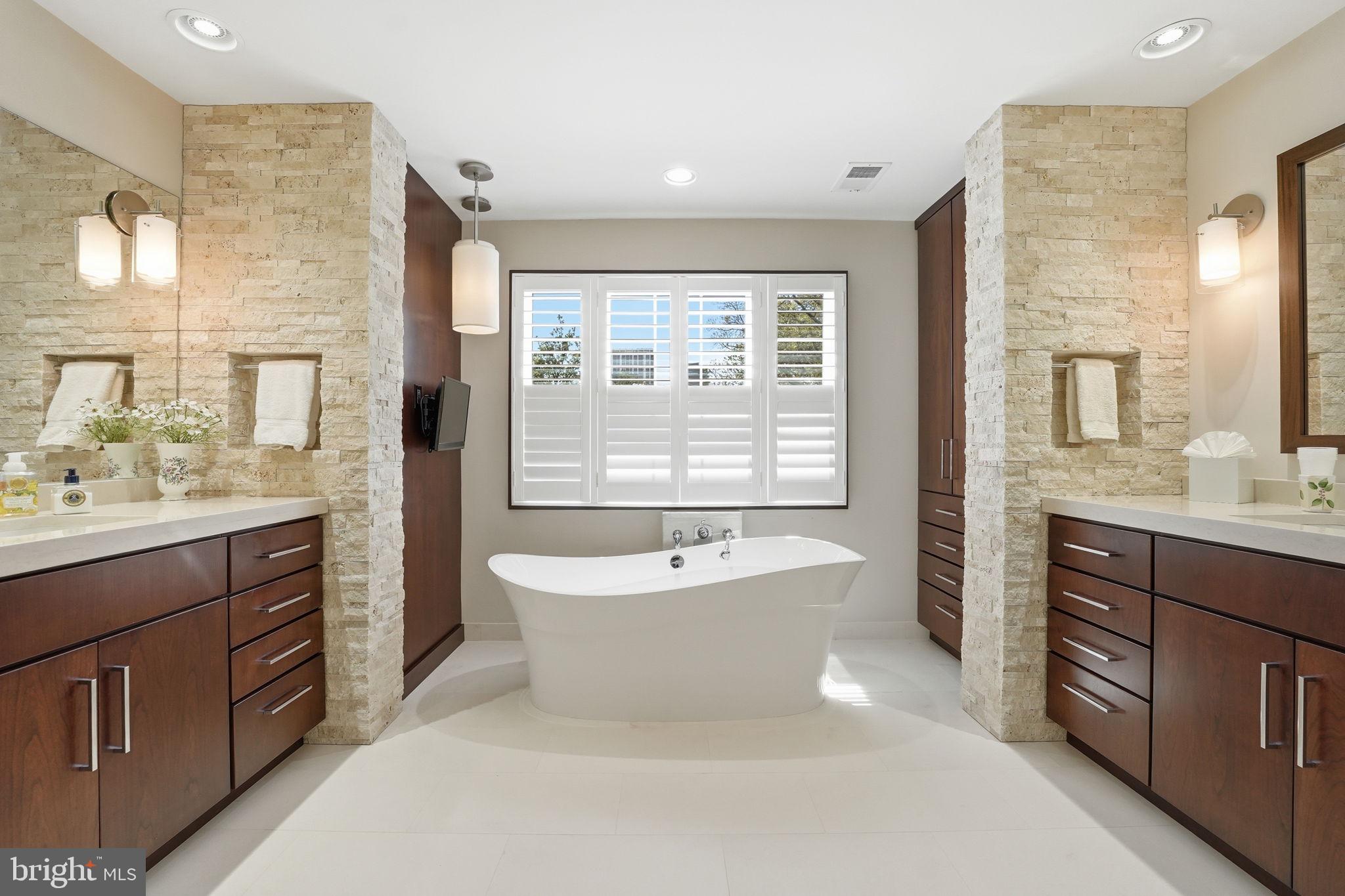 PALISADES PARK - Residential