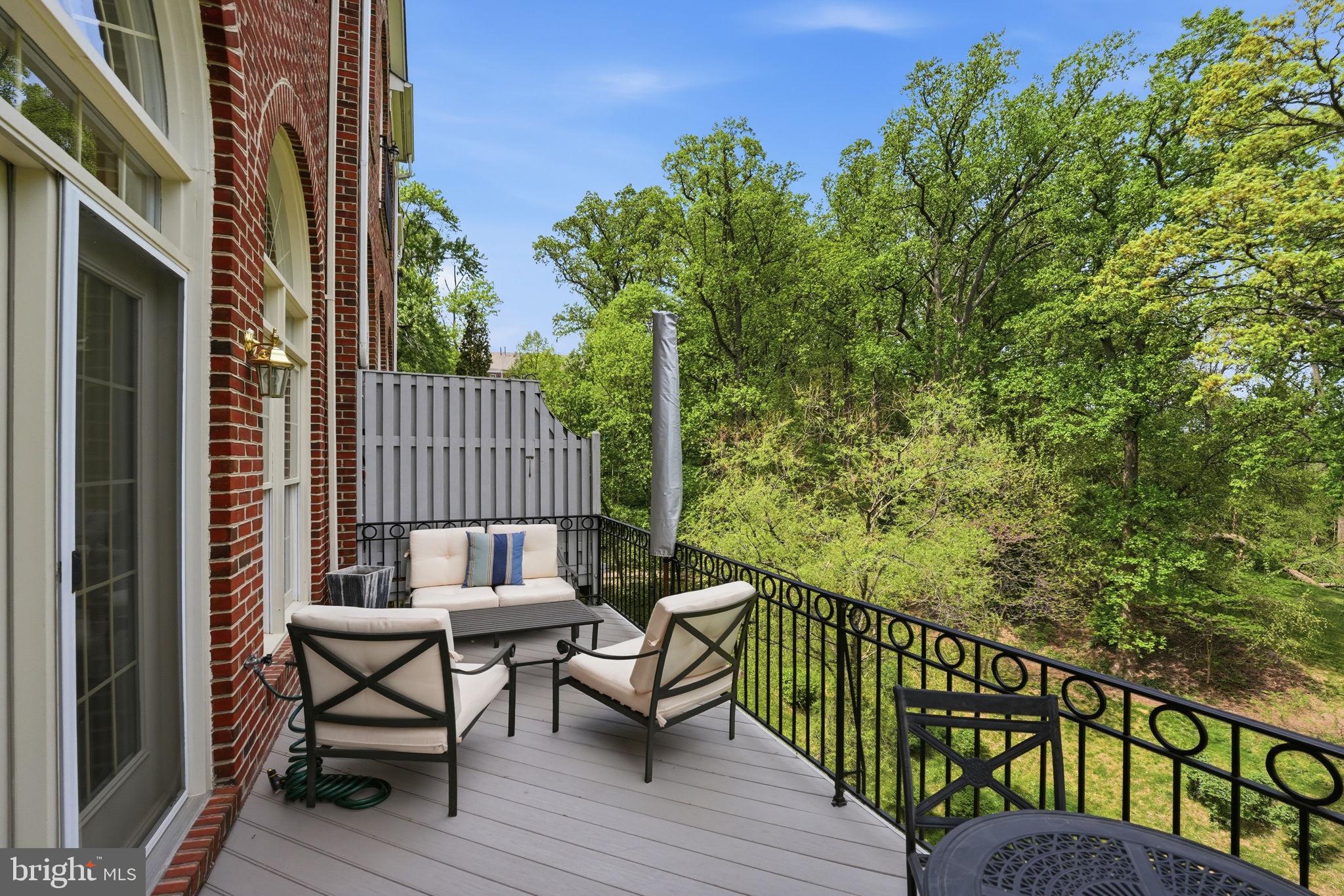 PALISADES PARK - Residential