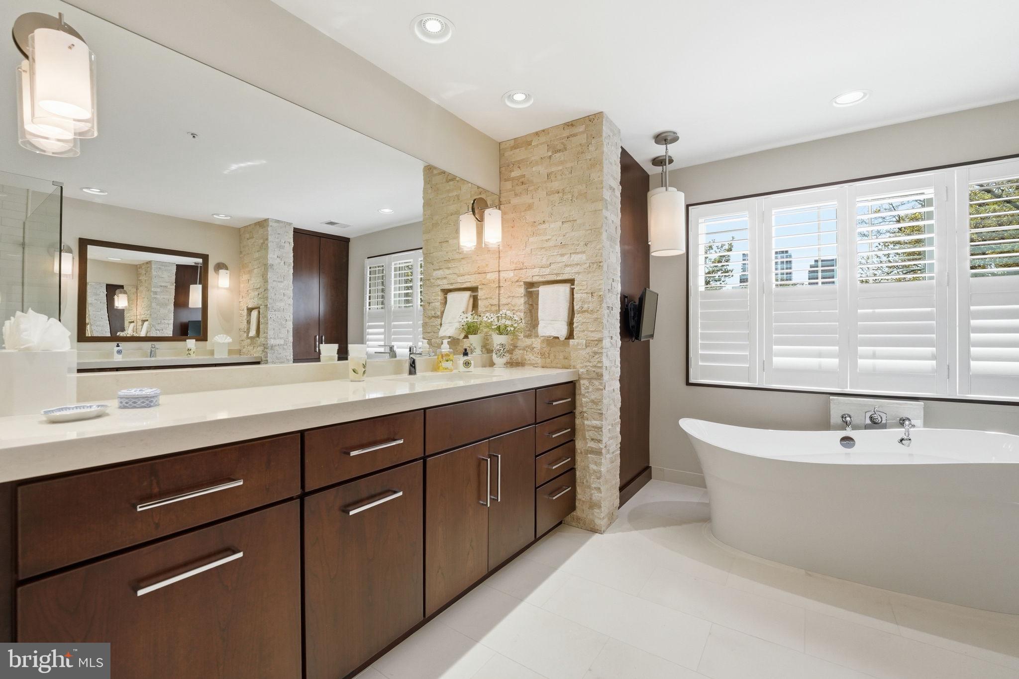 PALISADES PARK - Residential