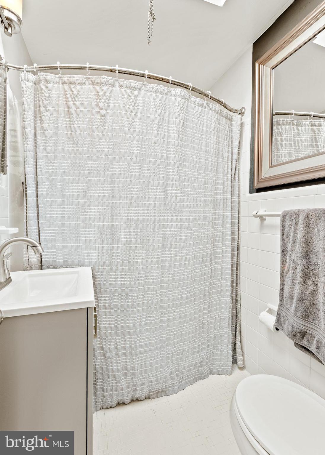 MAYFAIR (WEST) - Residential Income