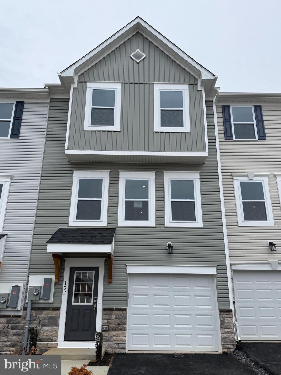 HUNTWELL WEST - Residential