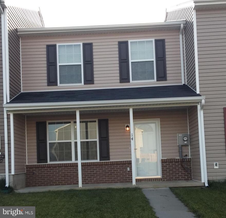 BACK ON THE MARKET - TENANT BACKED OUT  Attractive and modest 2 Level 3 BR 2 1/2 BA Townhome located in Inwood Village. 1750 Sq Ft wall to wall carpet, front load stackable Washer and Dryer, window coverings included. Patio within an enclosed back yard.  SORRY NO PETS.