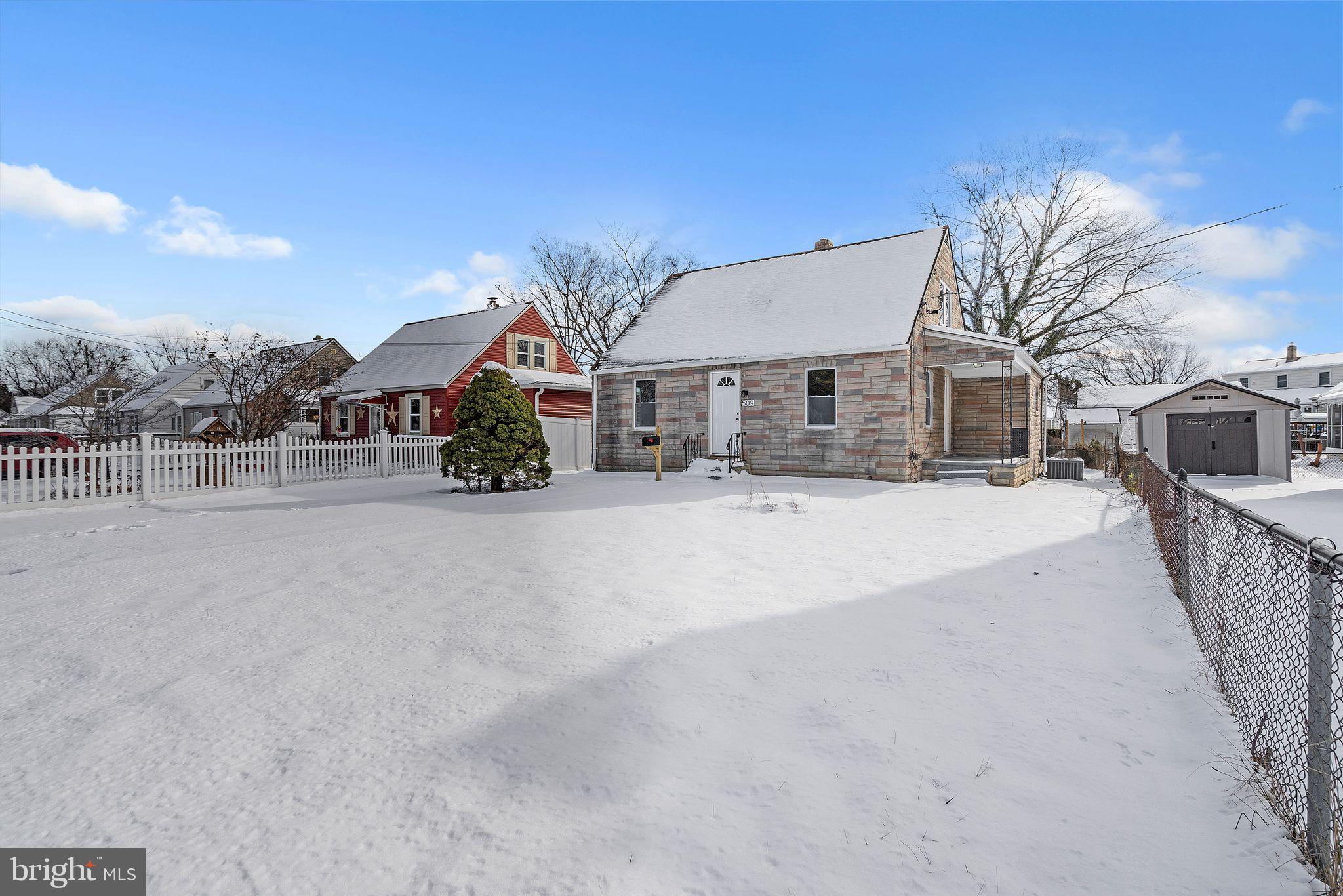 COLONIAL HOUSING - Residential