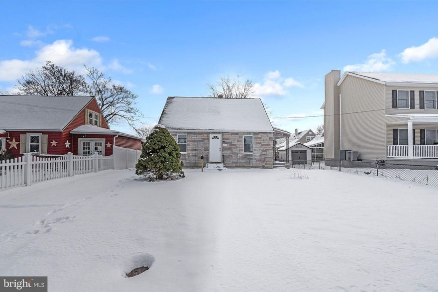 This charming Cape Cod home is ready for its new owner! With 3 bedrooms and 1 bathroom, this property showcases modern updates while maintaining its timeless charm and inviting atmosphere.
With an open-concept design, the main level showcases tasteful upgrades, including fresh paint and modern hardware. This level includes two spacious bedrooms, a full bathroom, and a bright living room with recessed lighting and large windows that fill the home with natural light. The fully updated kitchen is a showstopper, complete with sleek white cabinetry, a modern backsplash, brand-new stainless steel appliances, a gas range, and durable luxury vinyl plank flooring.
Upstairs, you'll find a cozy third bedroom, providing you with a private retreat. The finished basement adds even more living space, perfect for a recreation room, home office, or additional storage. The home is equipped with a gas furnace and gas water heater, ensuring efficient and reliable utilities.
Outside, the property features a wide, fenced-in backyard, mature trees, and quiet surroundings.
Whether you're a first-time homebuyer or looking for a move-in-ready gem, this home has it all. Don't miss the opportunity to make it yours!