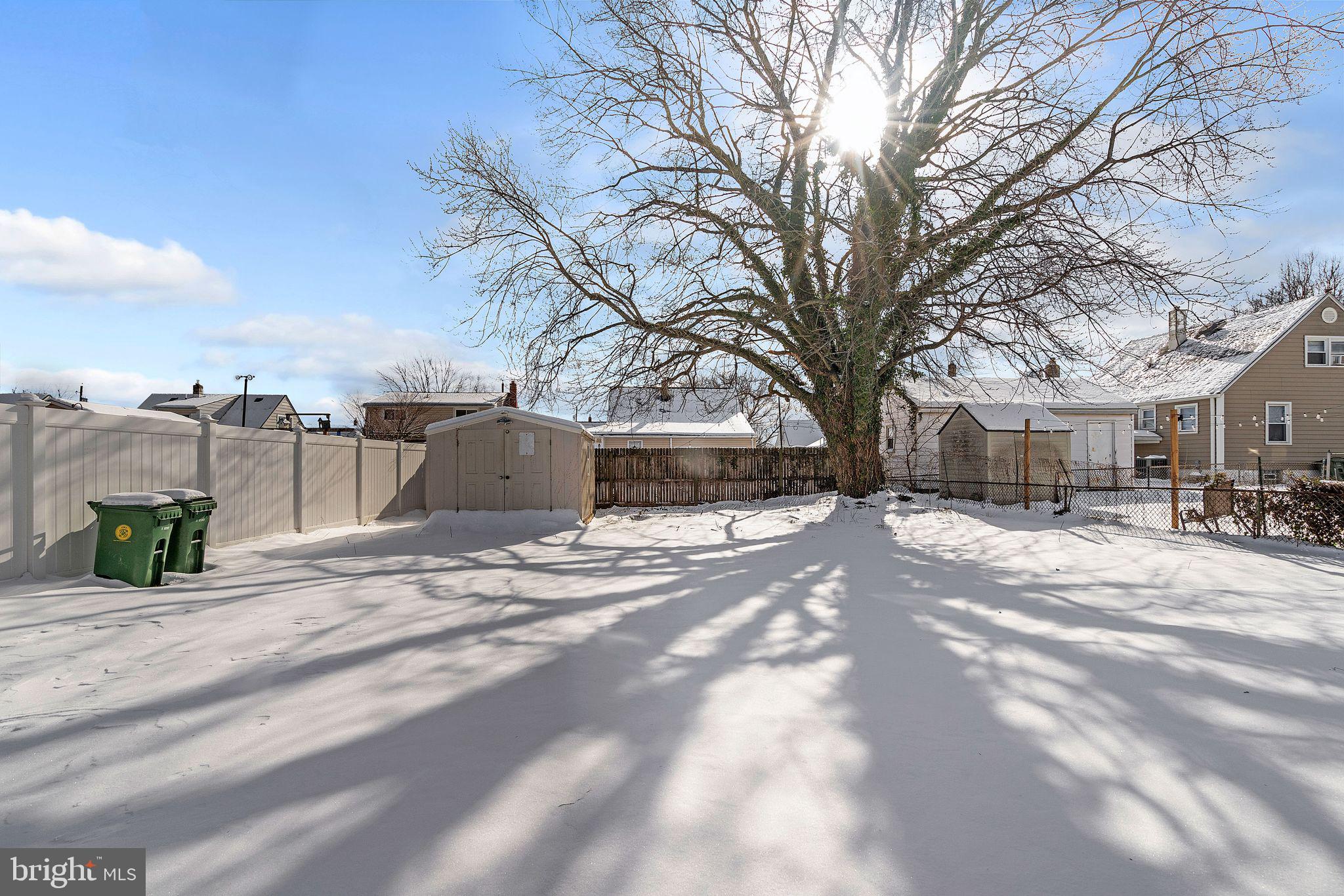 COLONIAL HOUSING - Residential