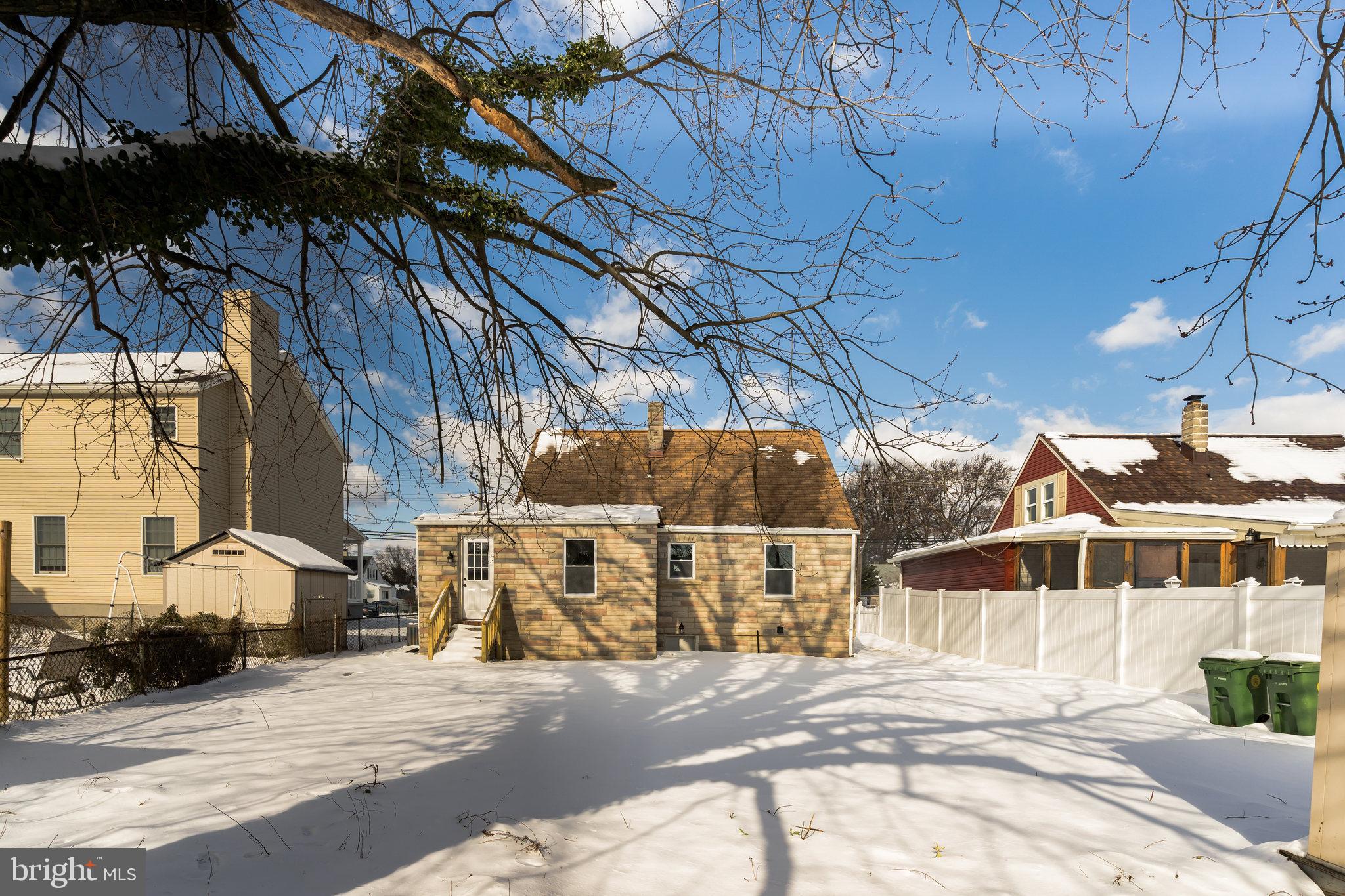 COLONIAL HOUSING - Residential