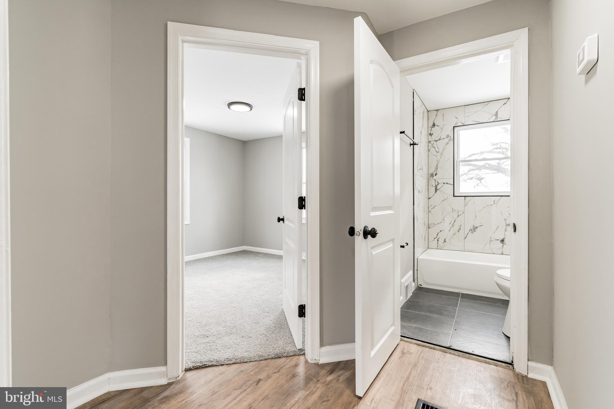 COLONIAL HOUSING - Residential