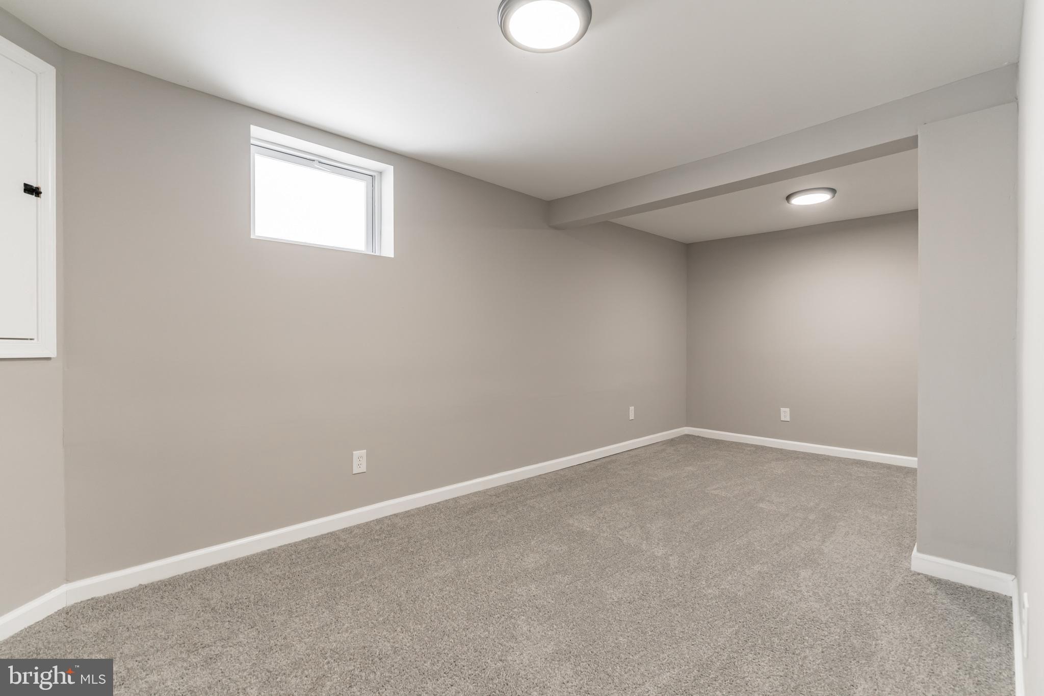 COLONIAL HOUSING - Residential