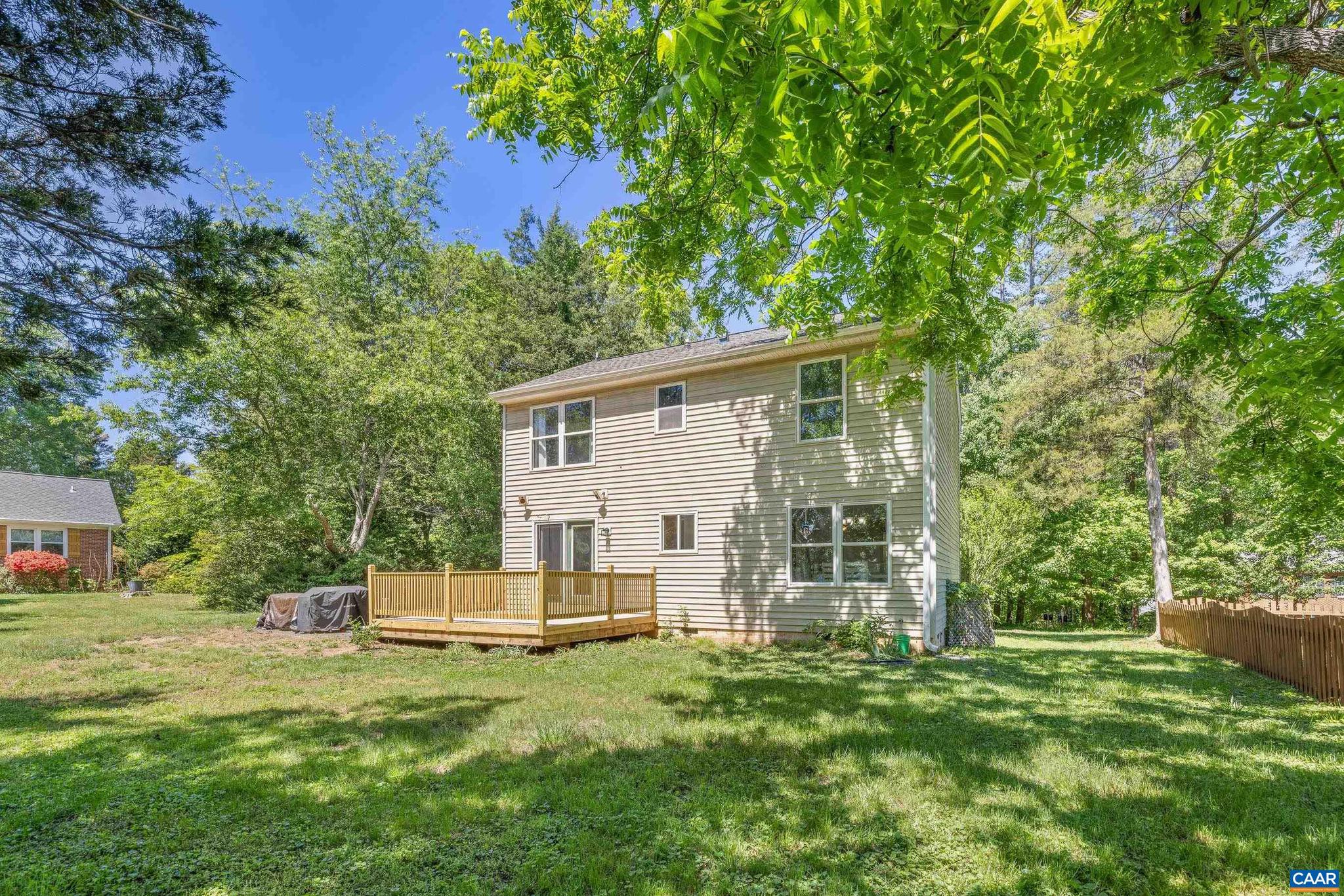 LAKE MONTICELLO - Residential