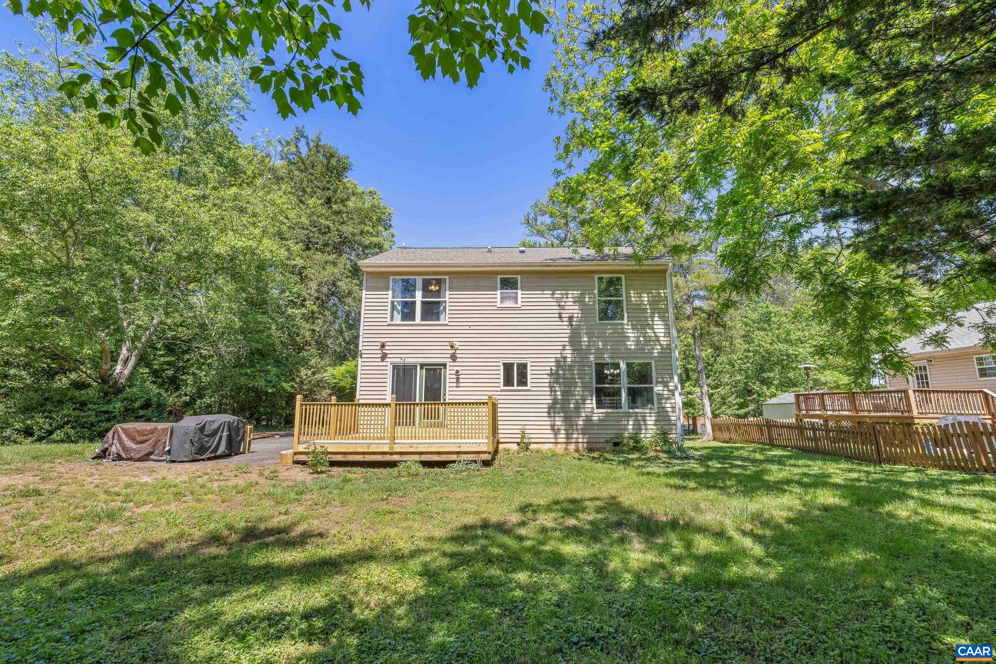 LAKE MONTICELLO - Residential