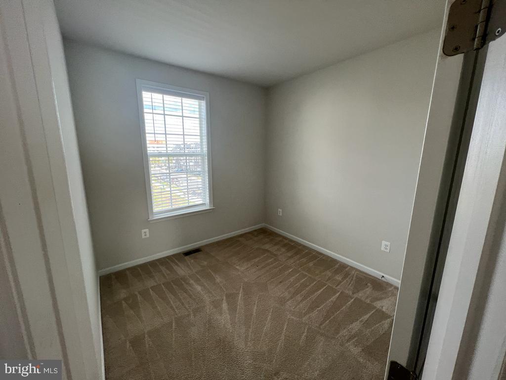 THE TOWNS AT GLENN DALE CROSSING - Residential Lease