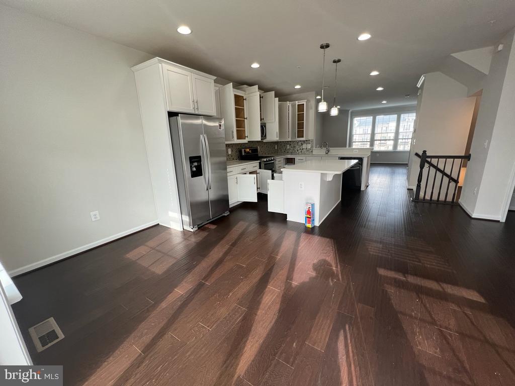 THE TOWNS AT GLENN DALE CROSSING - Residential Lease