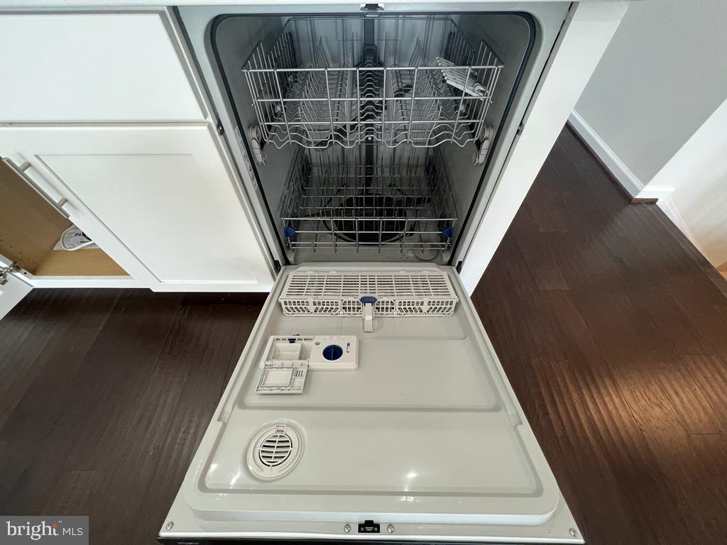 THE TOWNS AT GLENN DALE CROSSING - Residential Lease