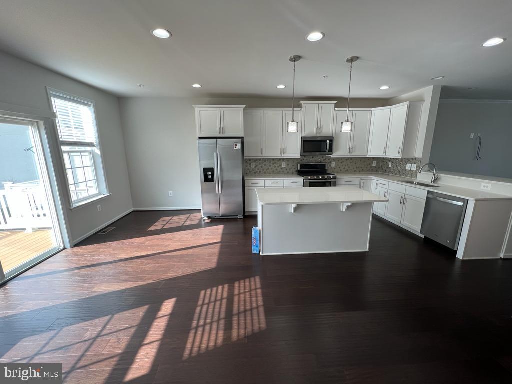 THE TOWNS AT GLENN DALE CROSSING - Residential Lease