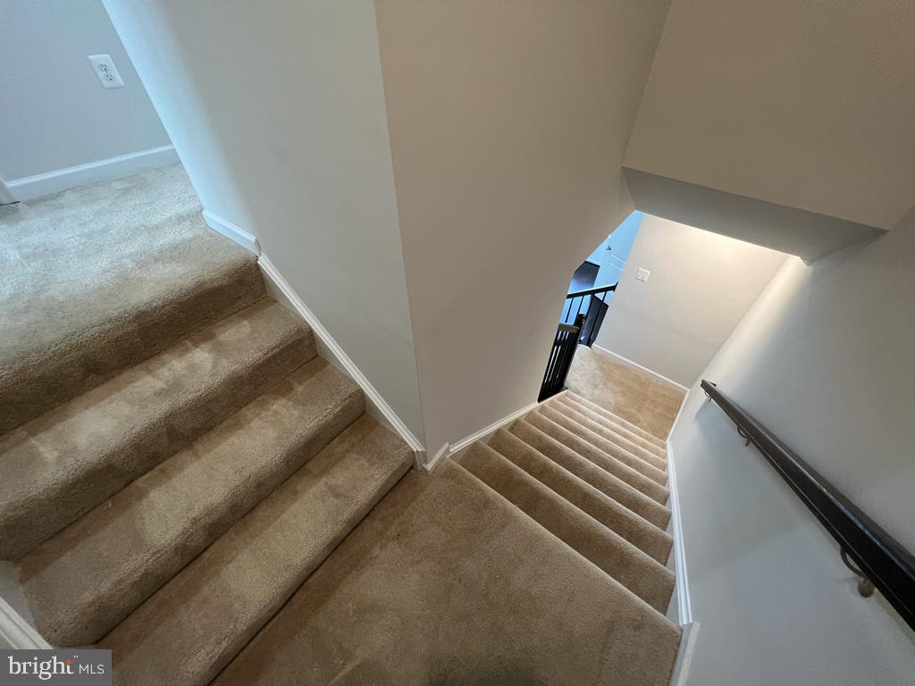 THE TOWNS AT GLENN DALE CROSSING - Residential Lease