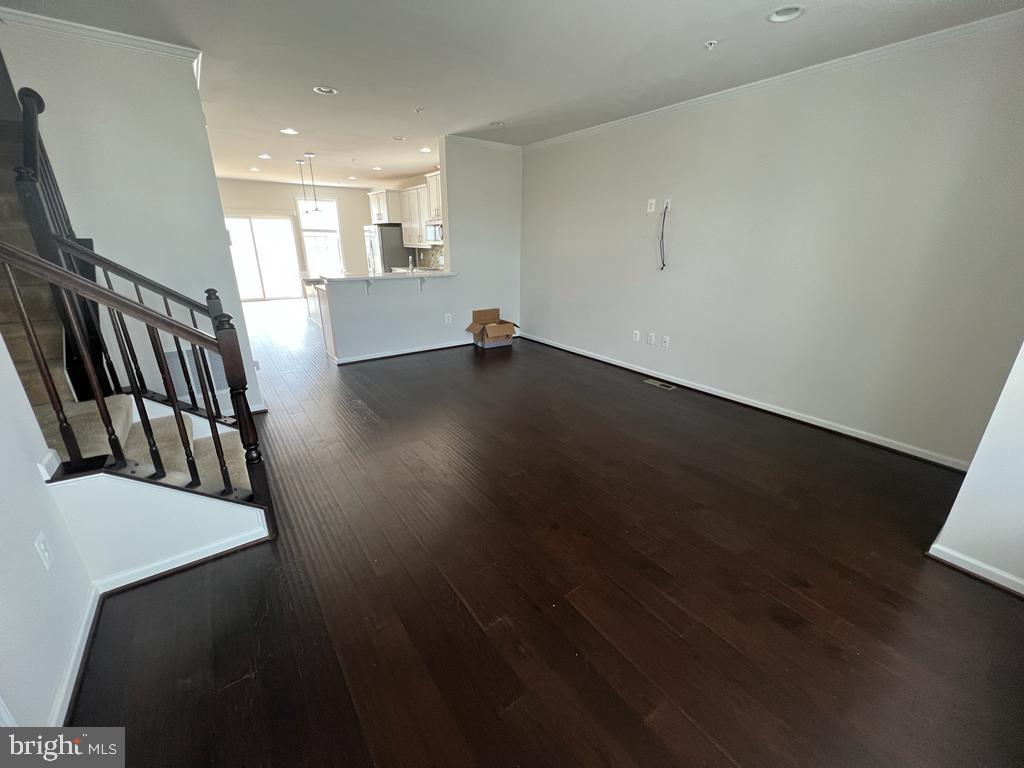 THE TOWNS AT GLENN DALE CROSSING - Residential Lease