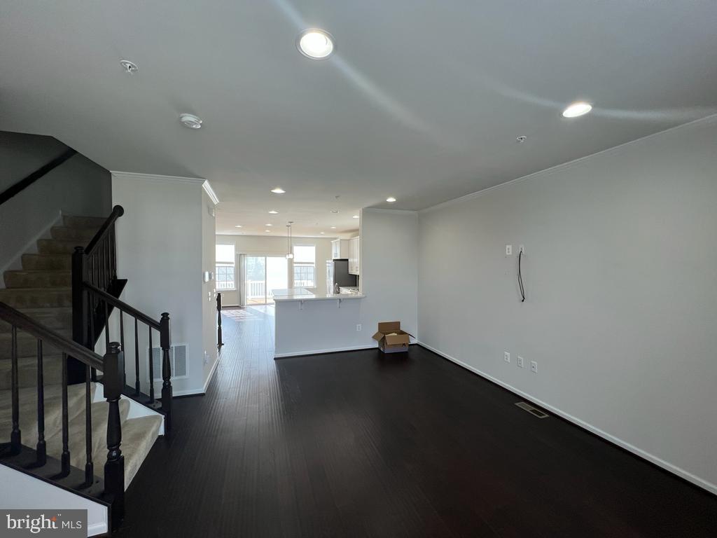 THE TOWNS AT GLENN DALE CROSSING - Residential Lease