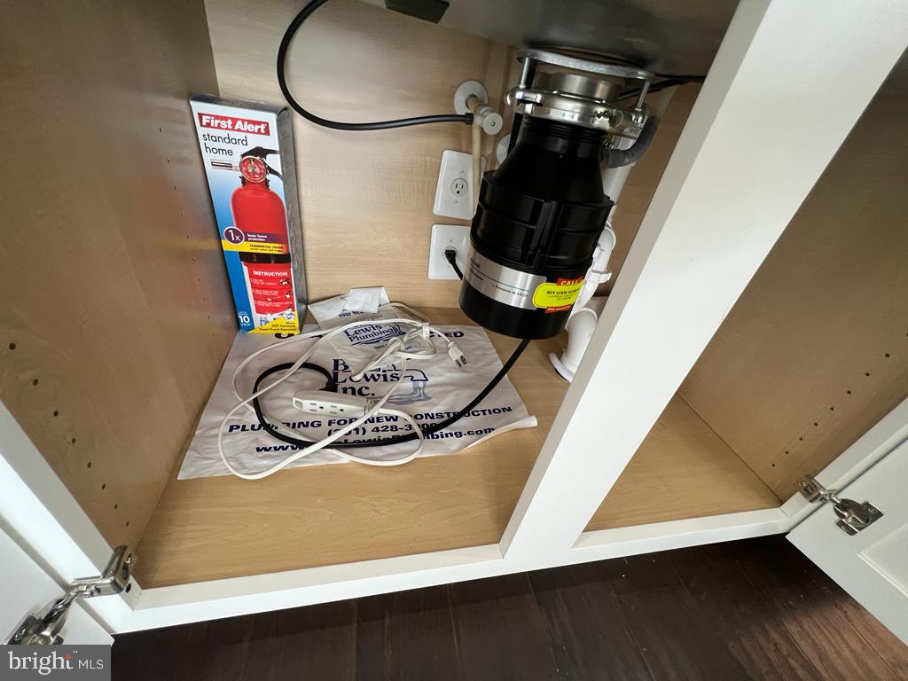 THE TOWNS AT GLENN DALE CROSSING - Residential Lease