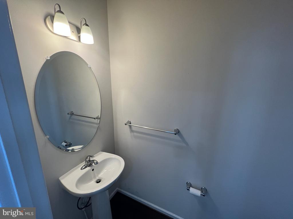 THE TOWNS AT GLENN DALE CROSSING - Residential Lease