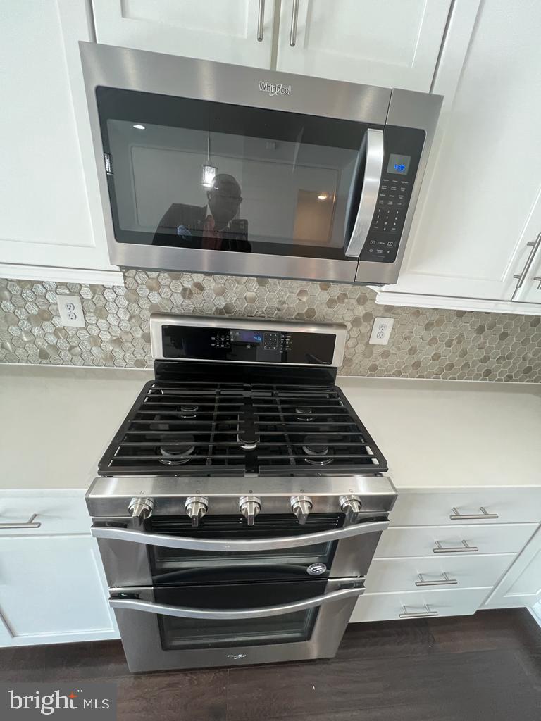 THE TOWNS AT GLENN DALE CROSSING - Residential Lease