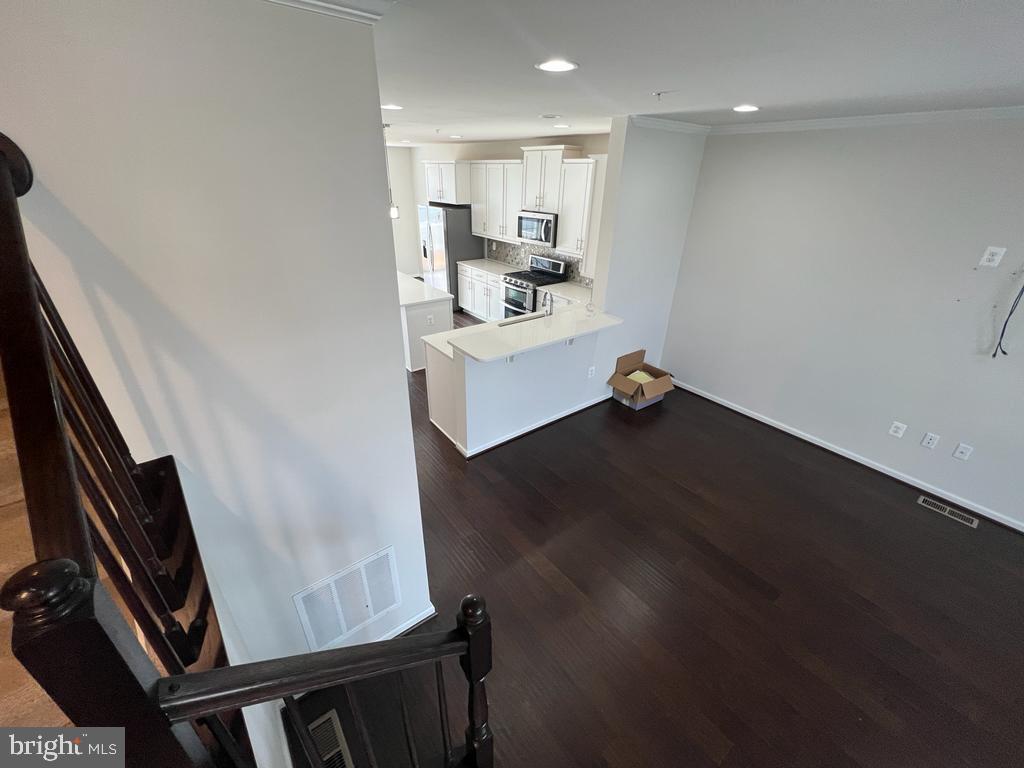 THE TOWNS AT GLENN DALE CROSSING - Residential Lease