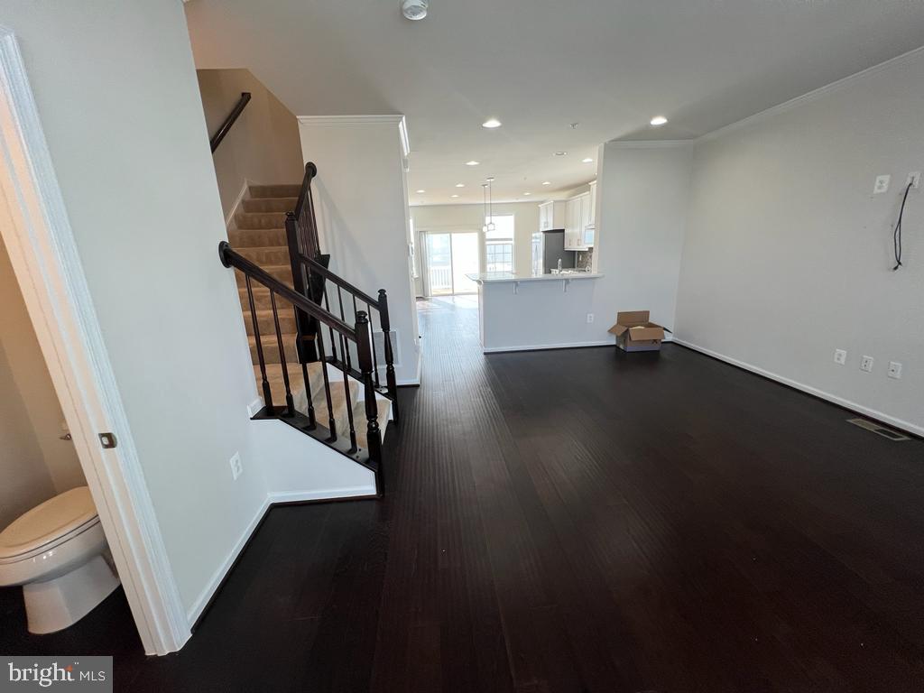 THE TOWNS AT GLENN DALE CROSSING - Residential Lease