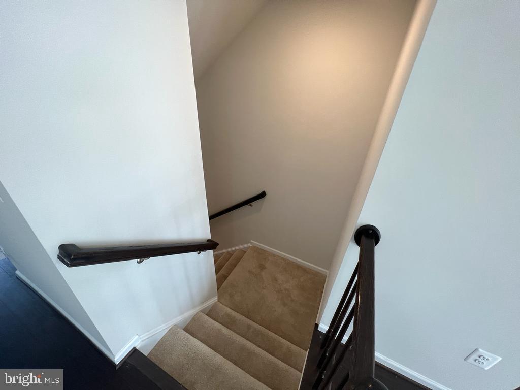 THE TOWNS AT GLENN DALE CROSSING - Residential Lease