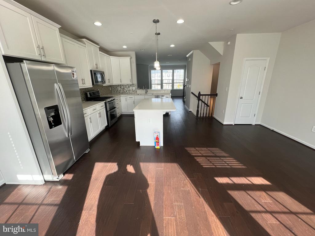 THE TOWNS AT GLENN DALE CROSSING - Residential Lease