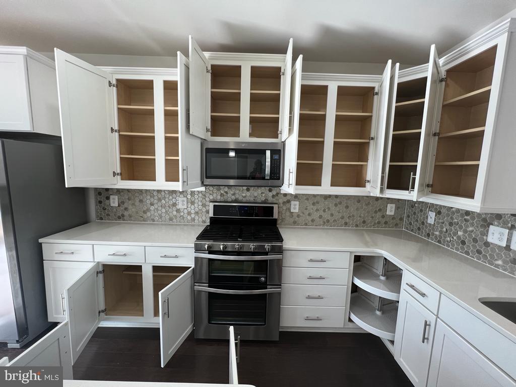 THE TOWNS AT GLENN DALE CROSSING - Residential Lease