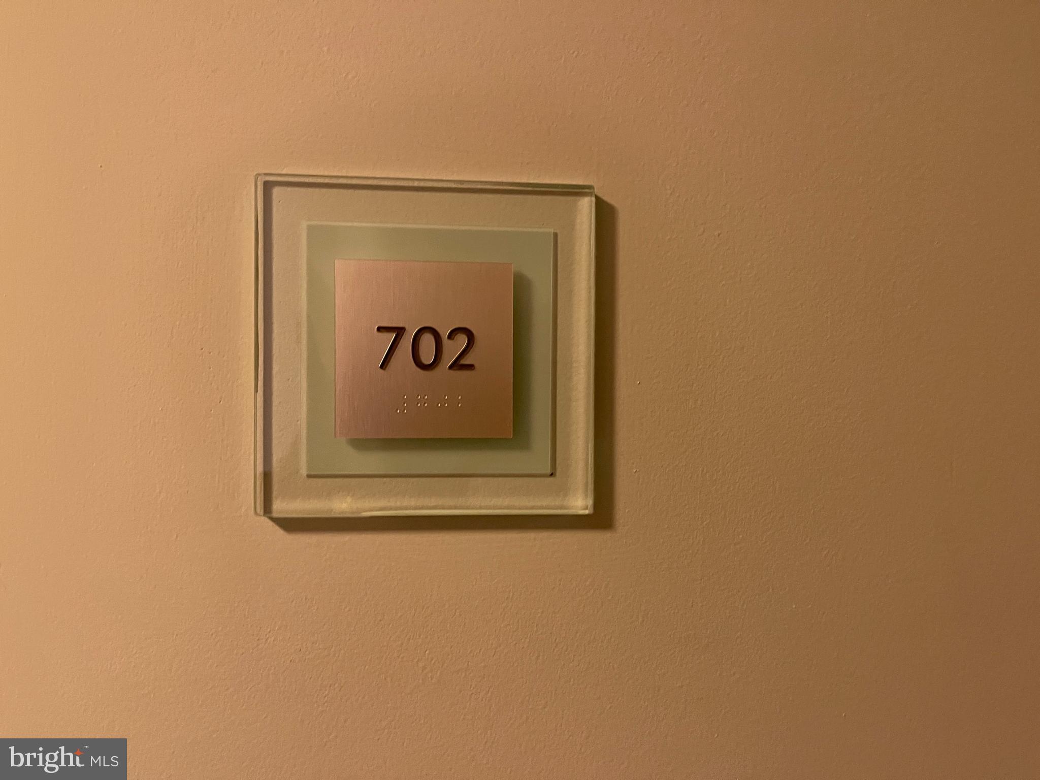 1435 4TH STREET SW B702