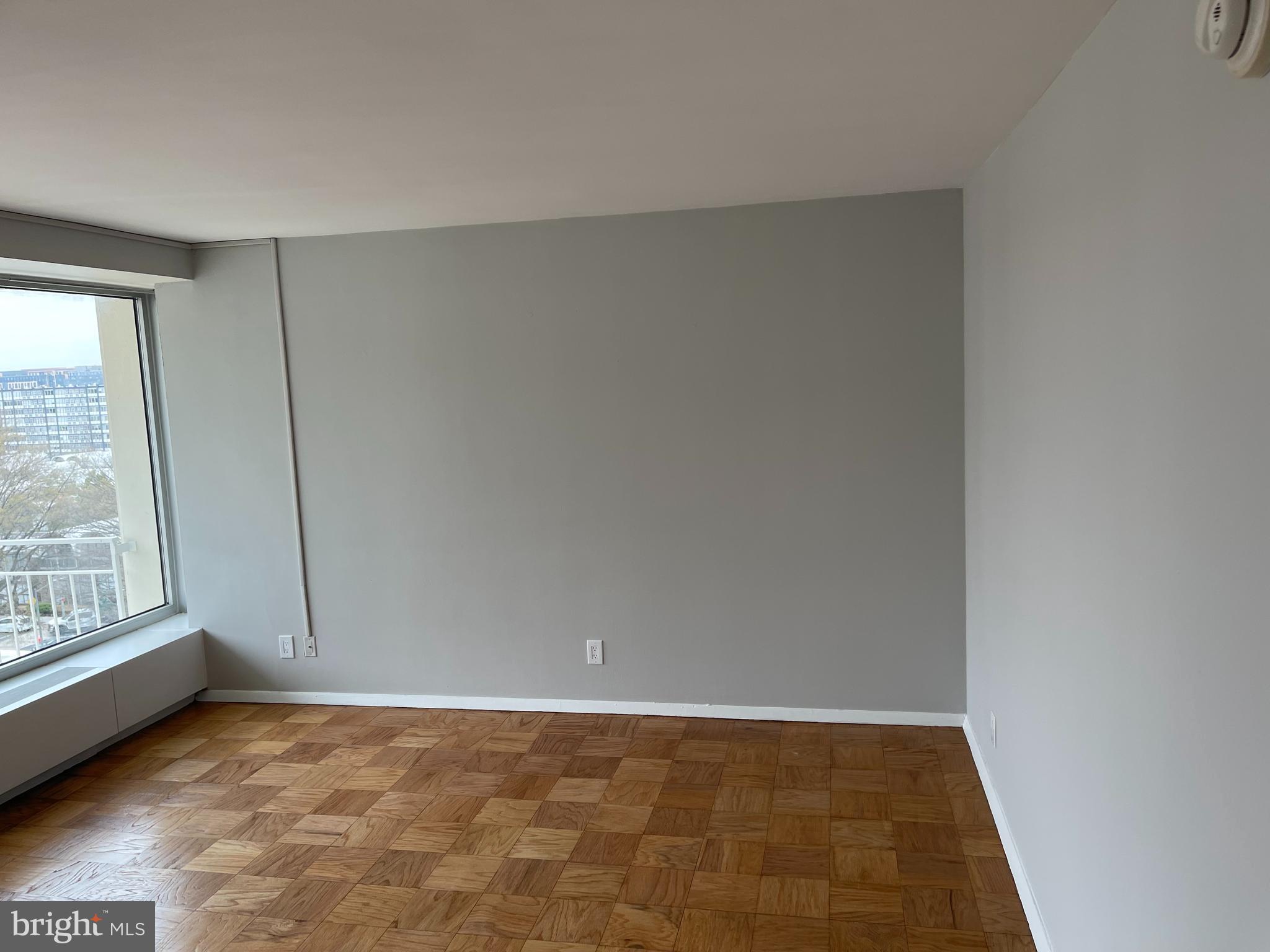 1435 4TH STREET SW B702