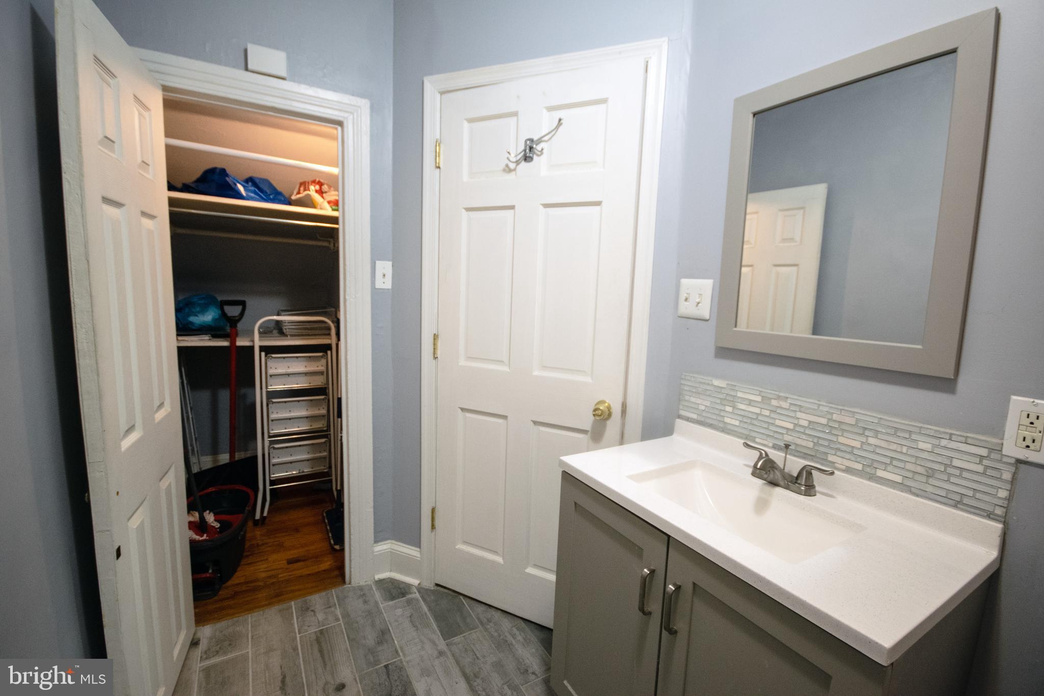 AVENUE OF THE ARTS - Residential Lease