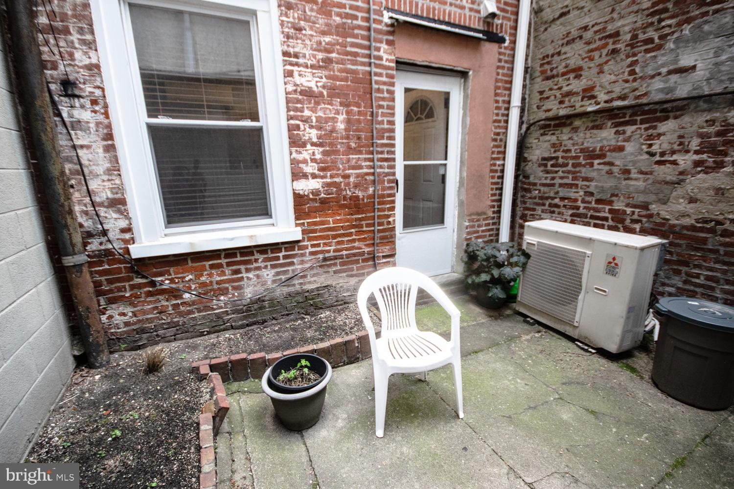 AVENUE OF THE ARTS - Residential Lease