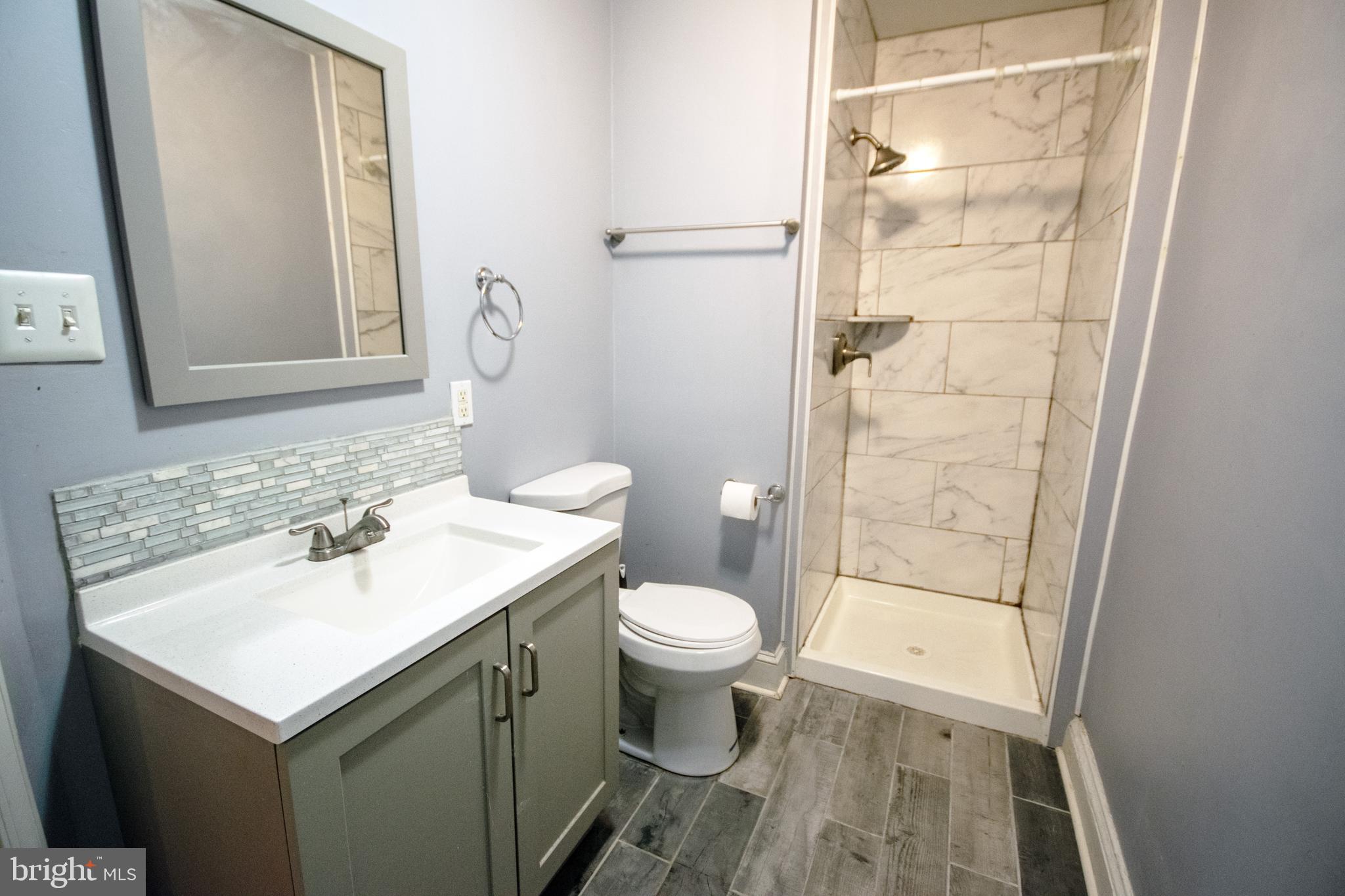 AVENUE OF THE ARTS - Residential Lease