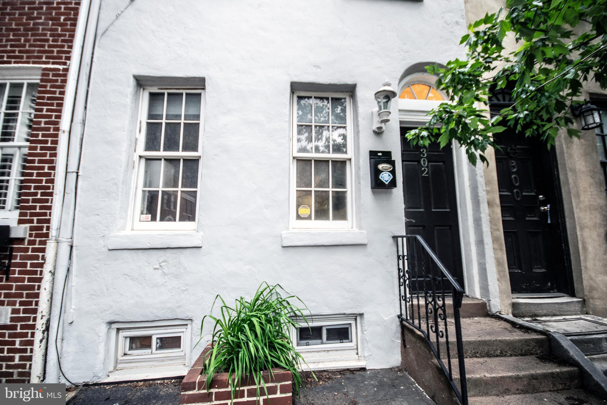 AVENUE OF THE ARTS - Residential Lease