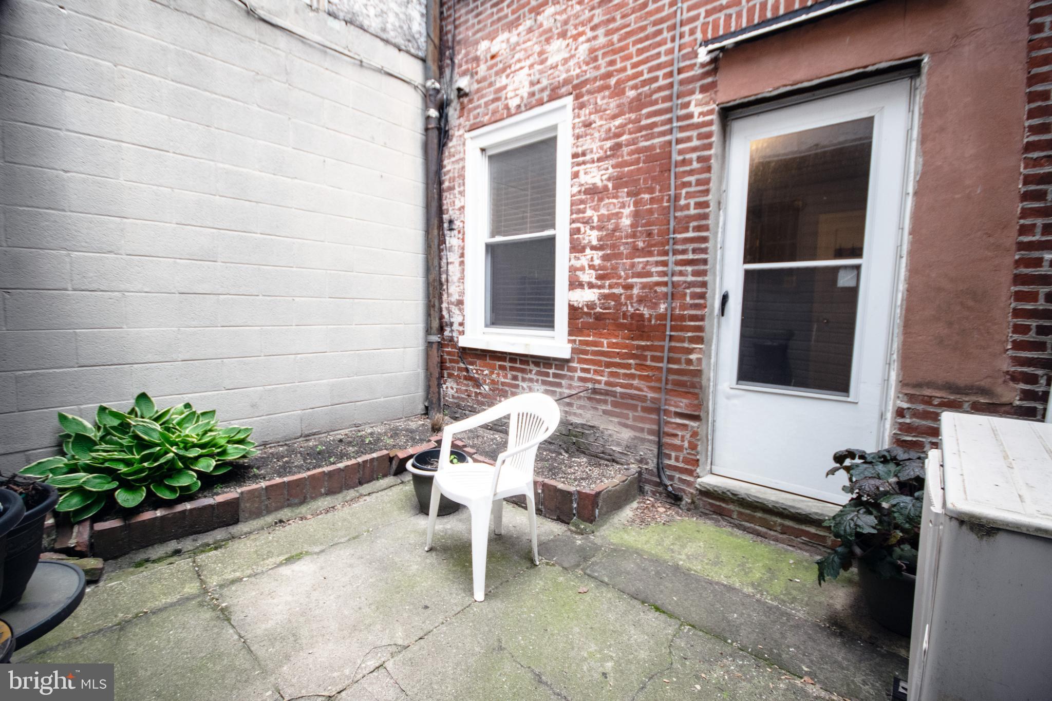 AVENUE OF THE ARTS - Residential Lease