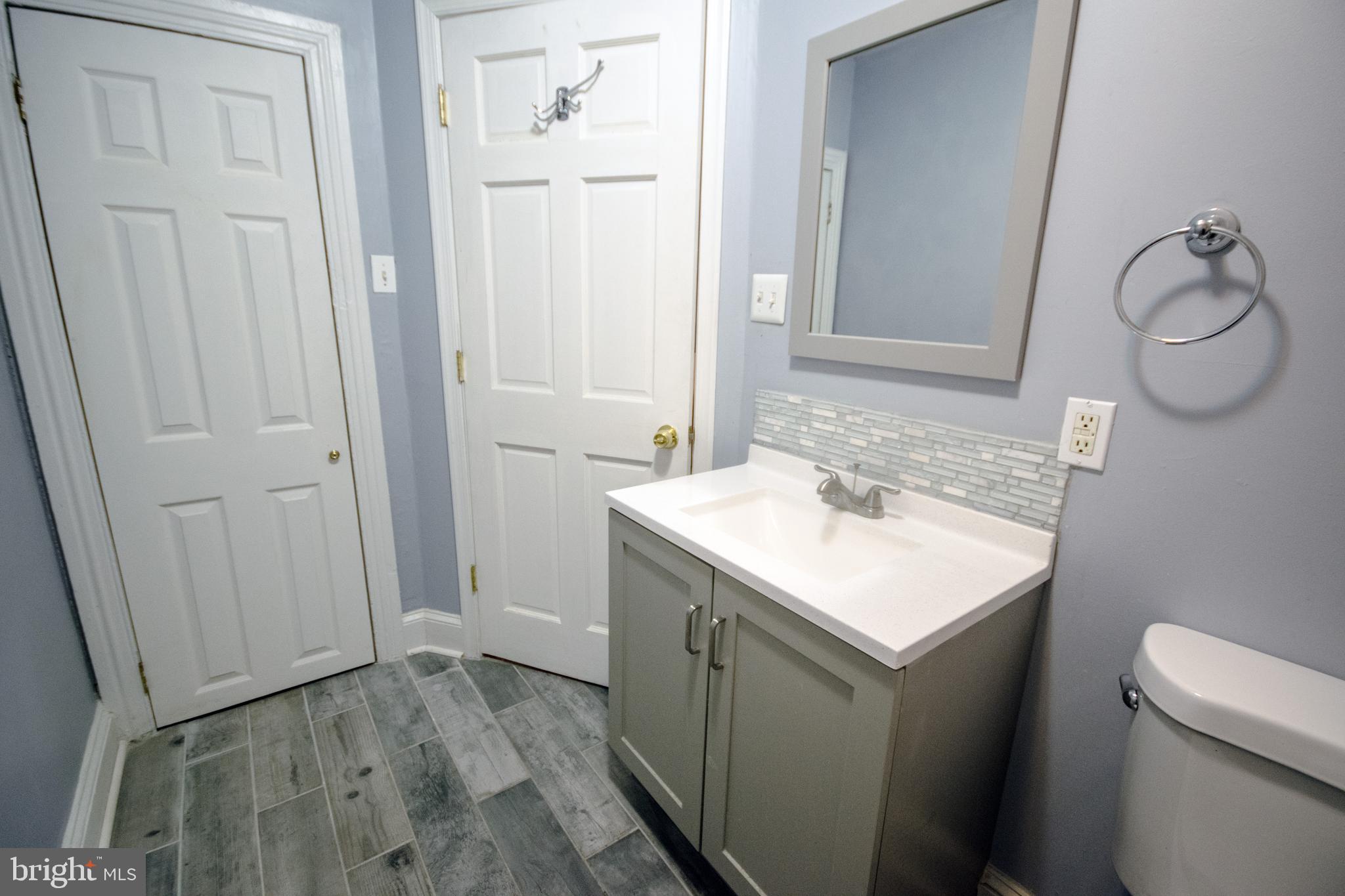 AVENUE OF THE ARTS - Residential Lease