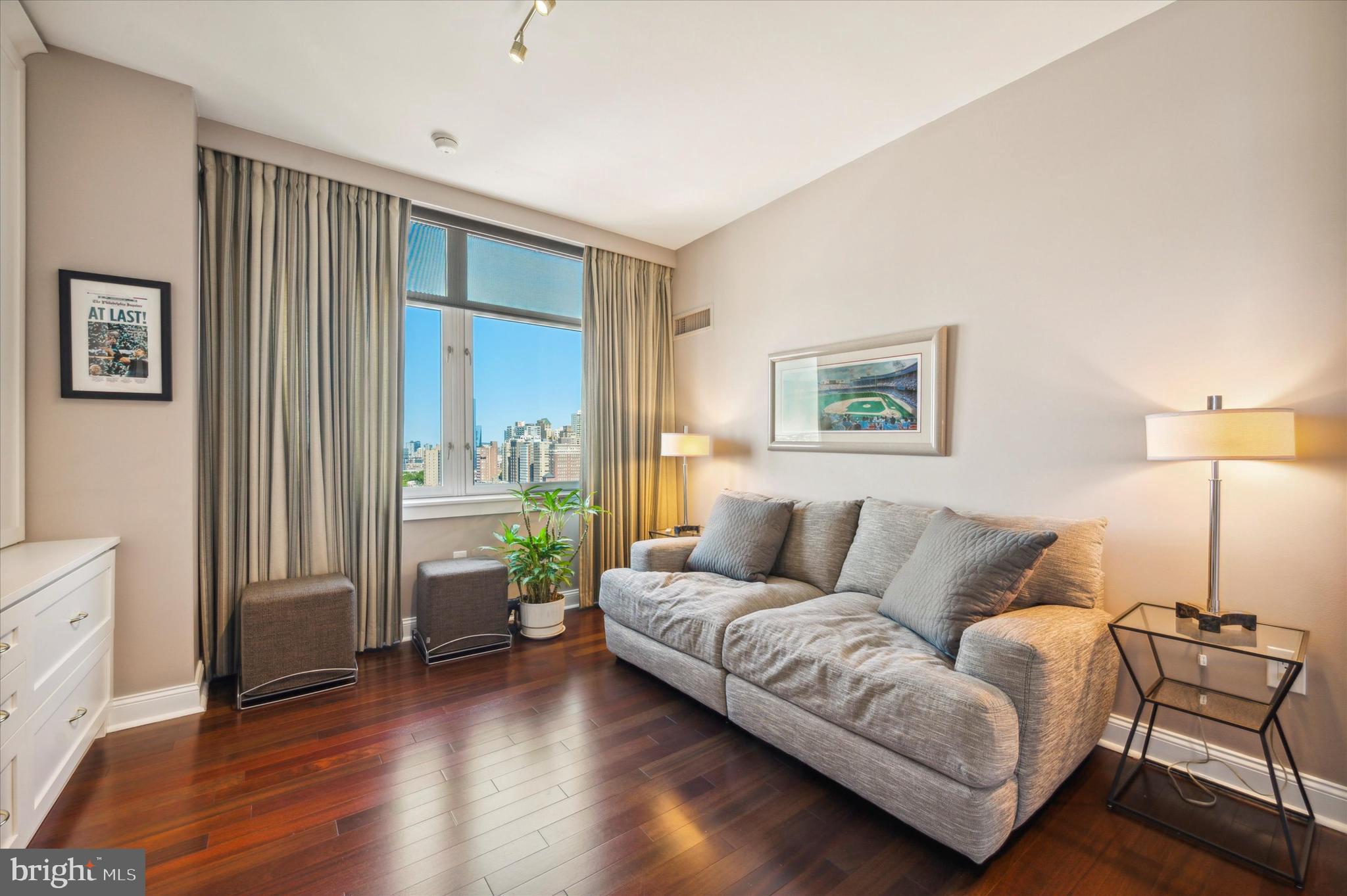 AVENUE OF THE ARTS - Residential