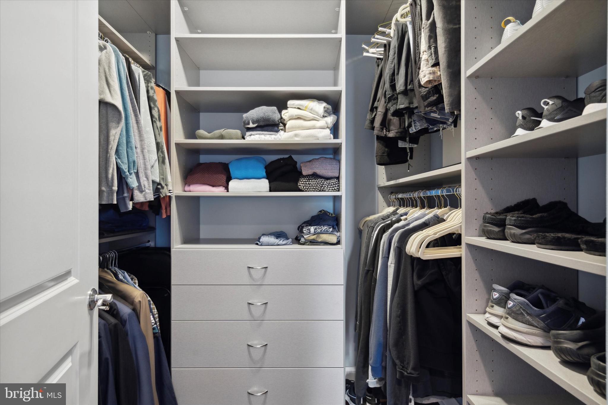 AVENUE OF THE ARTS - Residential