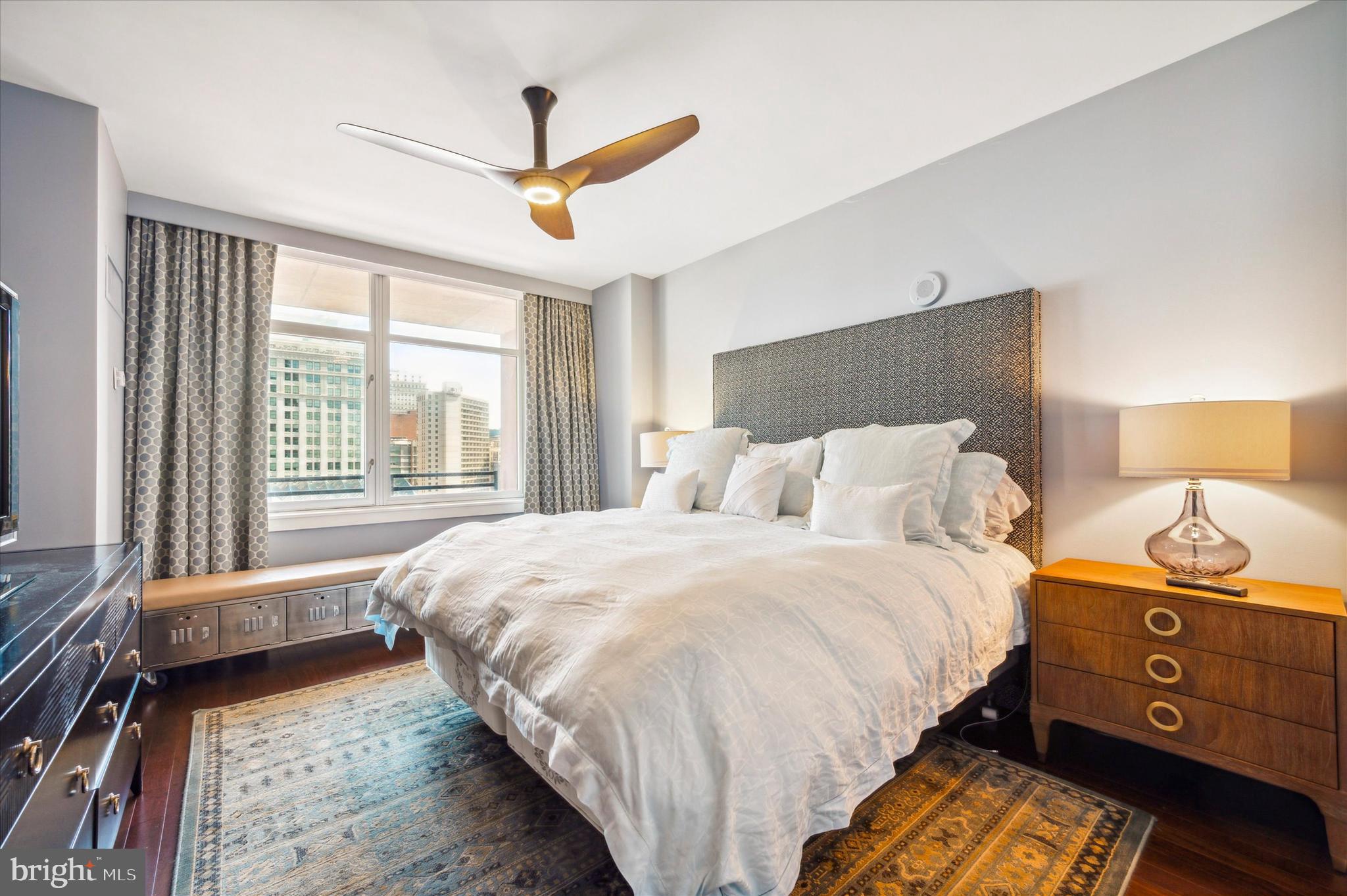 AVENUE OF THE ARTS - Residential