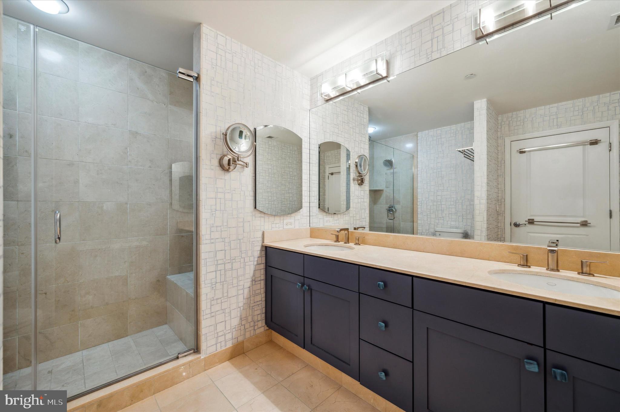 AVENUE OF THE ARTS - Residential