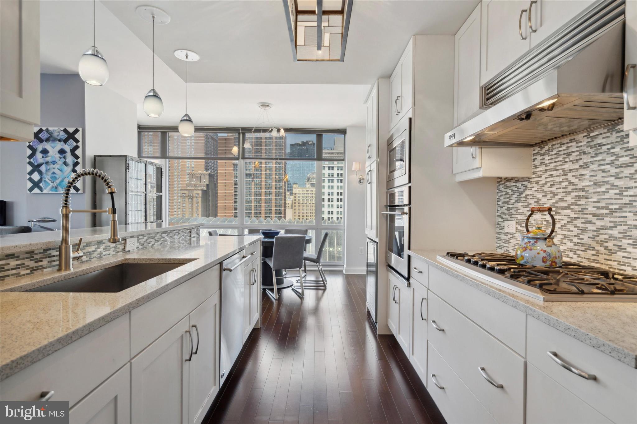 AVENUE OF THE ARTS - Residential