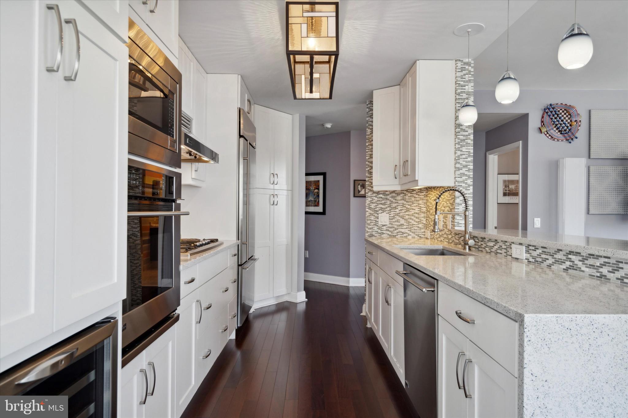 AVENUE OF THE ARTS - Residential