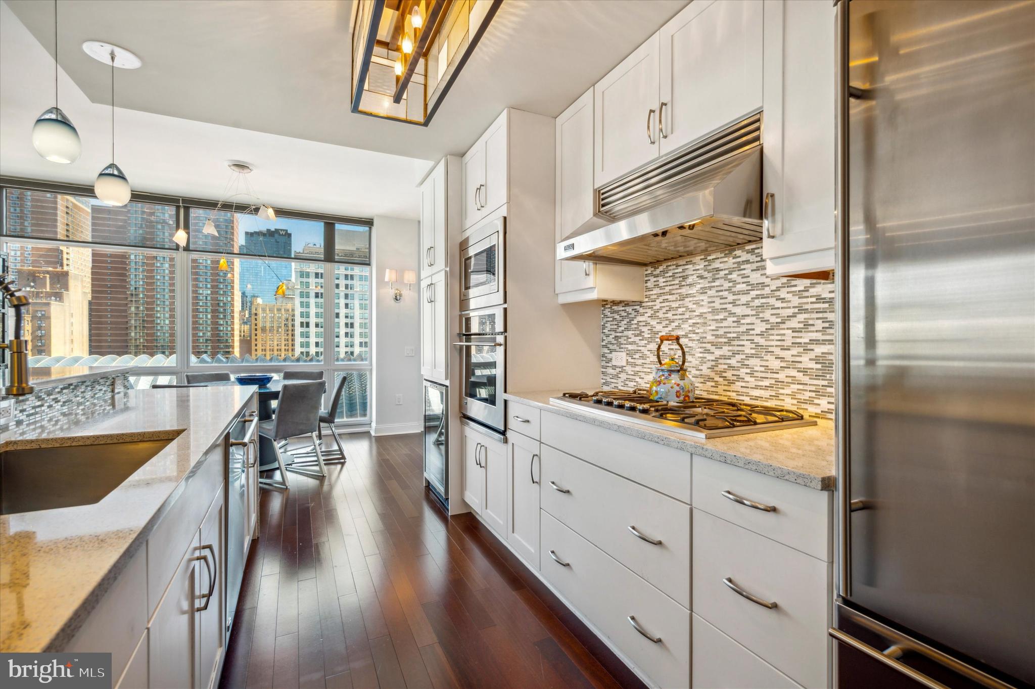 AVENUE OF THE ARTS - Residential