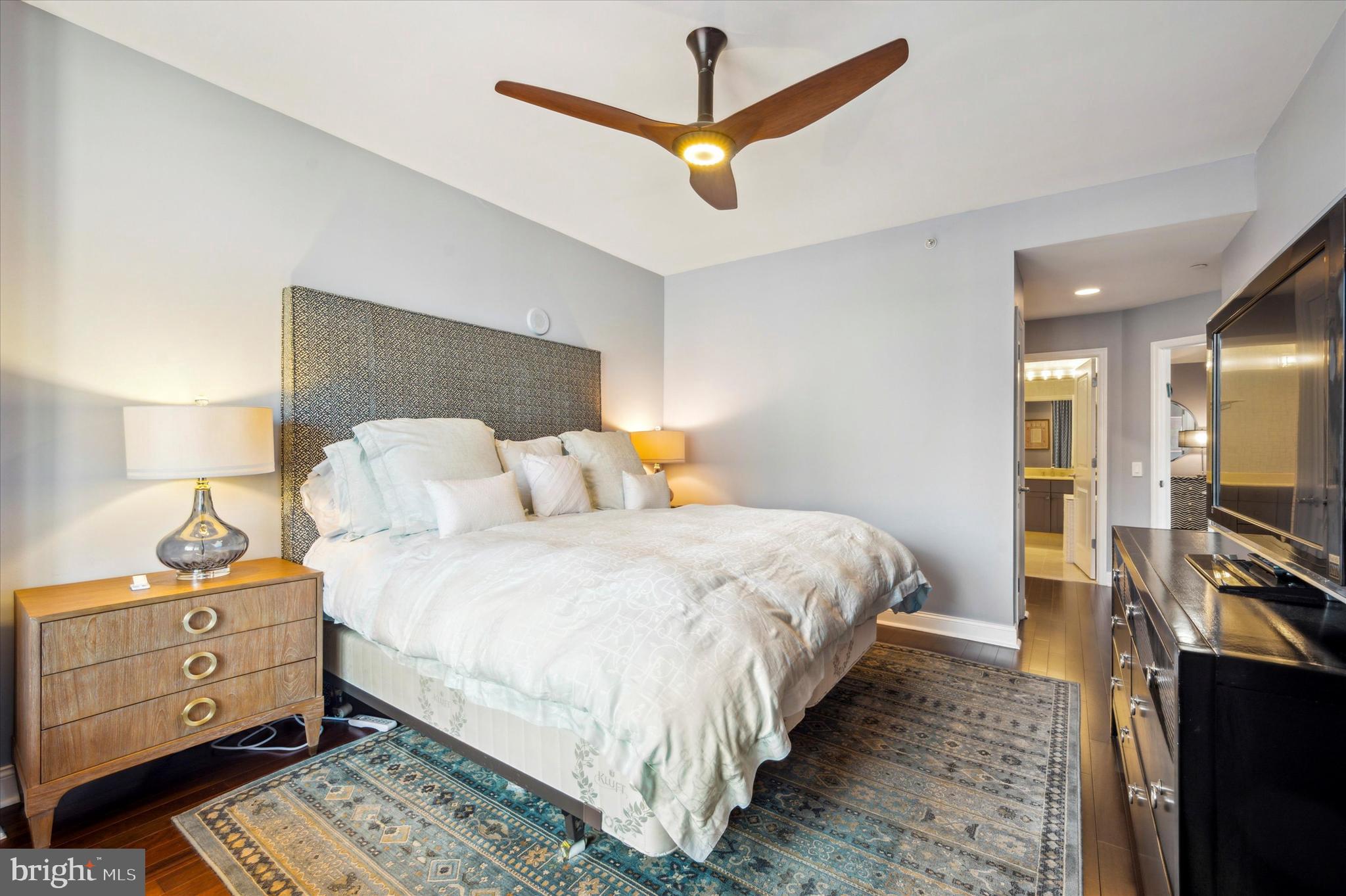 AVENUE OF THE ARTS - Residential