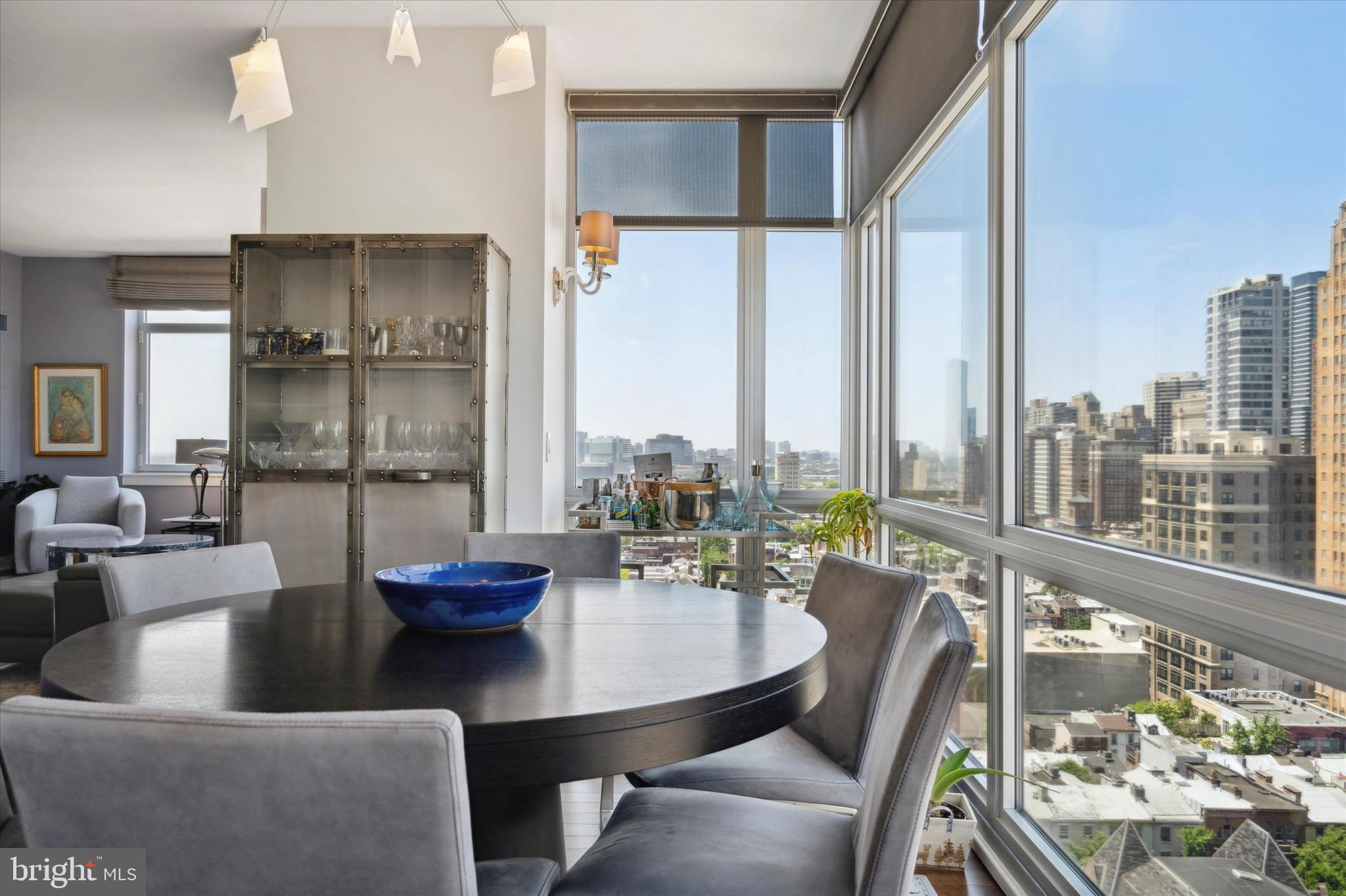 AVENUE OF THE ARTS - Residential