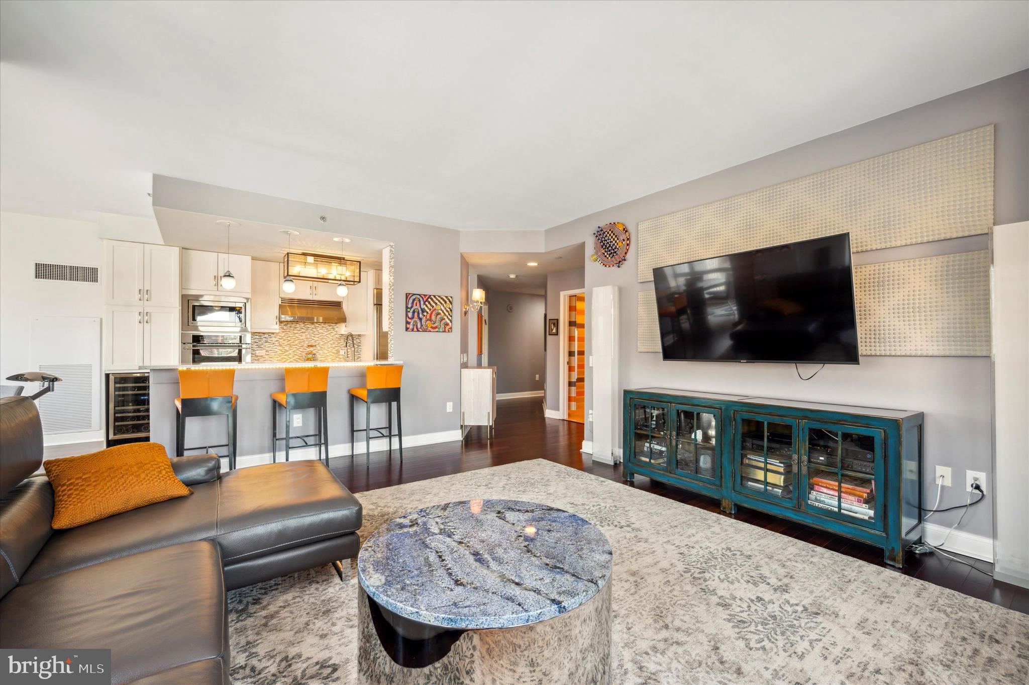 AVENUE OF THE ARTS - Residential