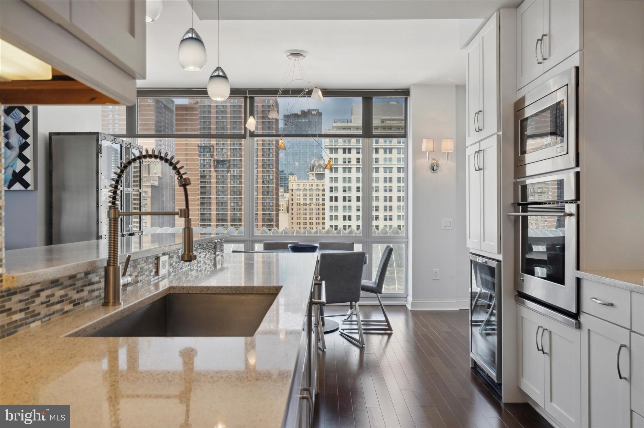 AVENUE OF THE ARTS - Residential