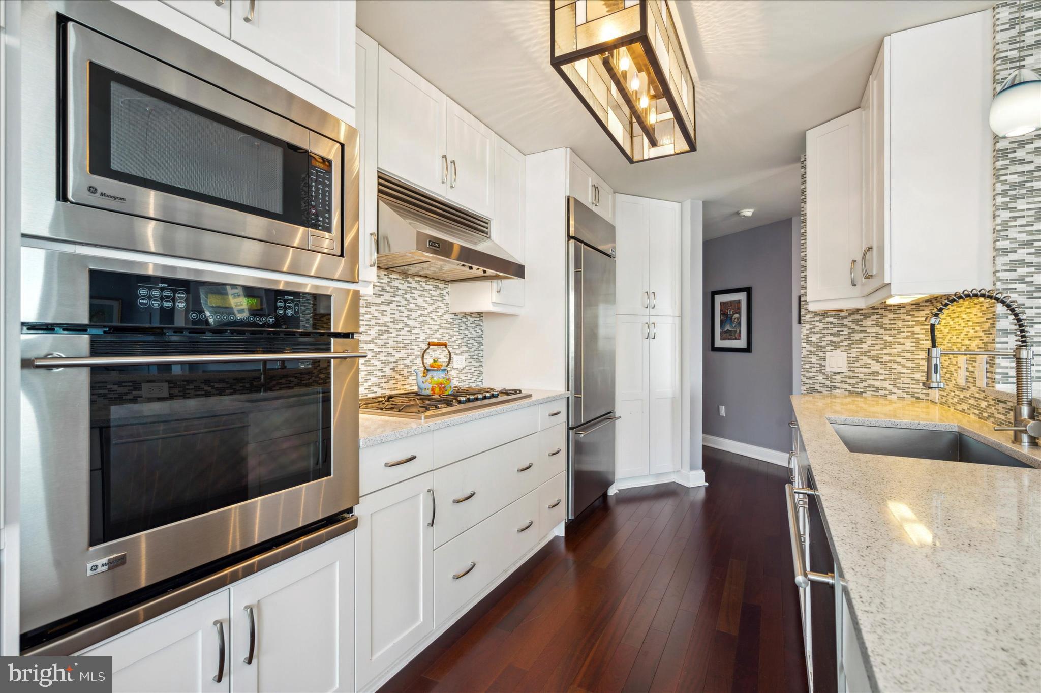 AVENUE OF THE ARTS - Residential