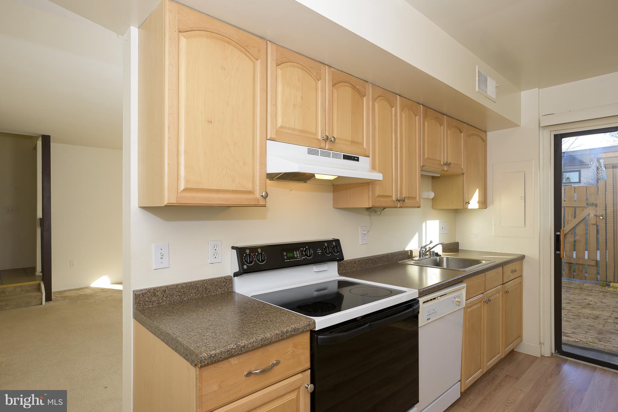 CLARY'S FOREST - Residential Lease